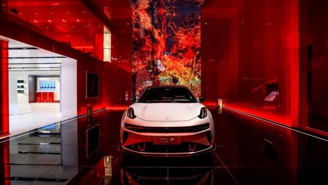小米、比亞迪、保時(shí)捷都在用！LED顯示屏閃耀2024年最熱車展