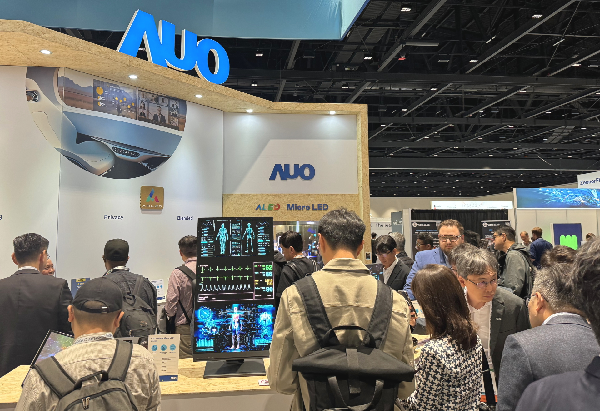 友達(dá)勇奪2024 SID”最佳Micro LED技術(shù)應(yīng)用”及”最佳車(chē)用顯示”大獎(jiǎng) 產(chǎn)品與展示實(shí)力強(qiáng)強(qiáng)出擊 同場(chǎng)再獲”最佳中型展位獎(jiǎng)”